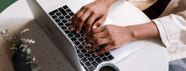How to Find Low Competition GEO Keywords for Dating Traffic